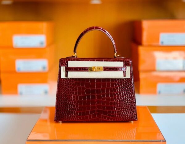 mmexport1672912947438-1024x798-1 Hermes Kelly Shiny Alligator ck57 Bordeaux red Gold Hardware 25cm Full Handmade