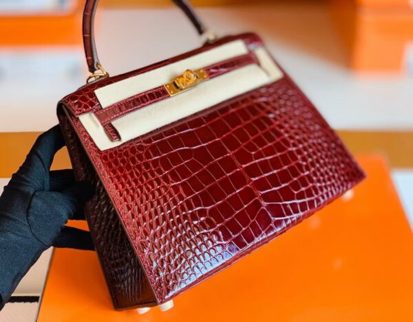 mmexport1672912950997 Hermes Kelly Shiny Alligator ck57 Bordeaux red Gold Hardware 25cm Full Handmade