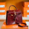 mmexport1672912957870 Hermes Kelly Shiny Alligator ck57 Bordeaux red Gold Hardware 25cm Full Handmade