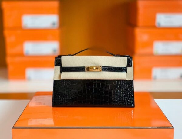mmexport1672913112838-1024x785-1 Hermes Mini Kelly pochette Shiny Alligator CK89 Black Gold Hardware 22cm Full Handmade