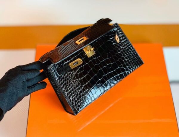 mmexport1672913124888-1024x787-1 Hermes Mini Kelly pochette Shiny Alligator CK89 Black Gold Hardware 22cm Full Handmade