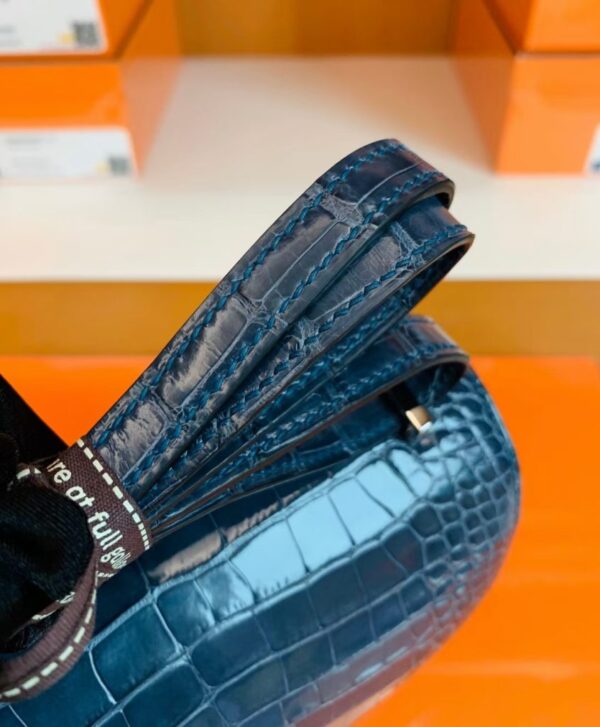 mmexport1672913483613-845x1024-1 Hermes Constance Shiny Alligator crocodile n7 Dark blue Silver Hardware 18cm Full Handmade