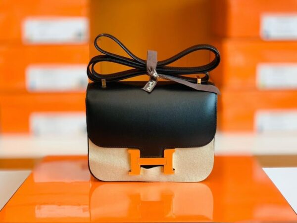 mmexport1672913530558-1024x772-1 Hermes Constance Box Black Gold Hardware 18cm Full Handmade