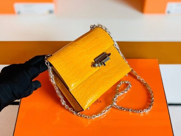mmexport1672913582014-1024x768-1 Hermes mini Verrou Shiny Alligator 9D Amber yellow Silver Hardware 17cm Full Handmade