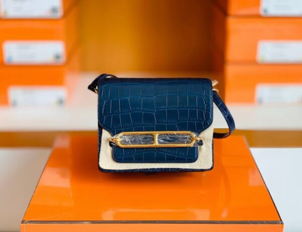 mmexport1672913602901-1024x789-1 Hermes Roulis Shiny Alligator & Matte Alligator Deep blue Gold Hardware 18cm Full Handmade