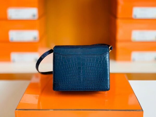 mmexport1672913604409-1024x772-1 Hermes Roulis Shiny Alligator & Matte Alligator Deep blue Gold Hardware 18cm Full Handmade