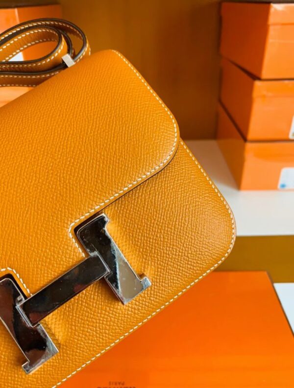 mmexport1673338704652-776x1024-1 Hermes Constance Epsom Golden Silver Hardware 18cm Full Handmade