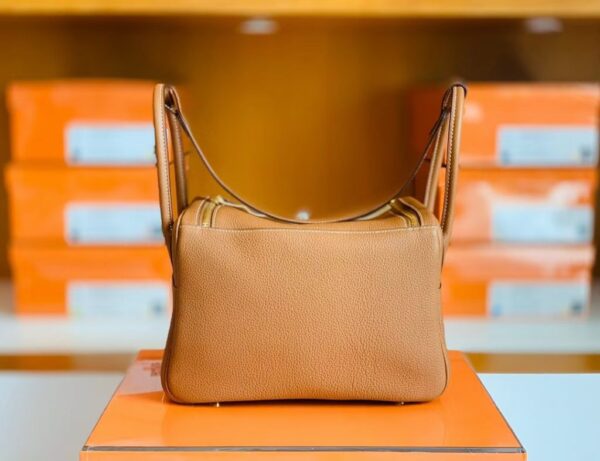 mmexport1673338728111-1024x787-1 Hermes Lindy TC Leather CK37 Golden Brown Gold Hardware 30cm Full Handmade