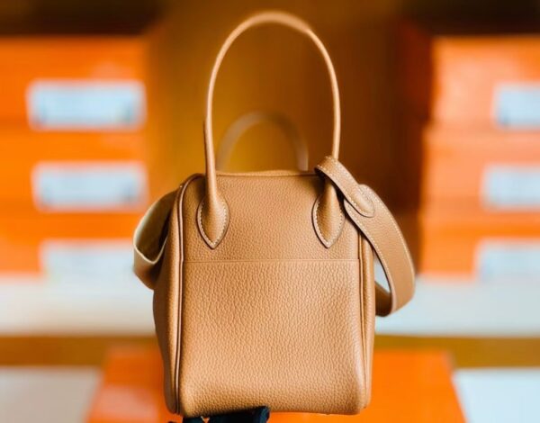mmexport1673338732443-1024x802-1 Hermes Lindy TC Leather CK37 Golden Brown Gold Hardware 30cm Full Handmade