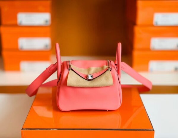 mmexport1673338750271-1024x793-1 Hermes mini Lindy TC Leather 8w lipstick pink Silver Hardware 19cm Full Handmade
