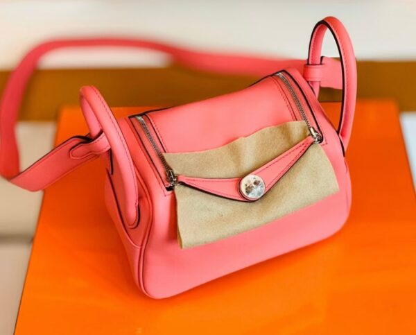 mmexport1673338753173-1024x825-1 Hermes mini Lindy TC Leather 8w lipstick pink Silver Hardware 19cm Full Handmade