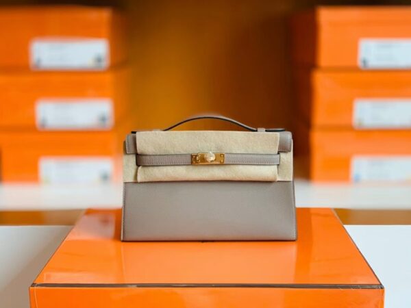 mmexport1673338878580-1024x768-1 Hermes Kelly Pochette Epsom gris ashpite Gold Hardware 22cm Full Handmade