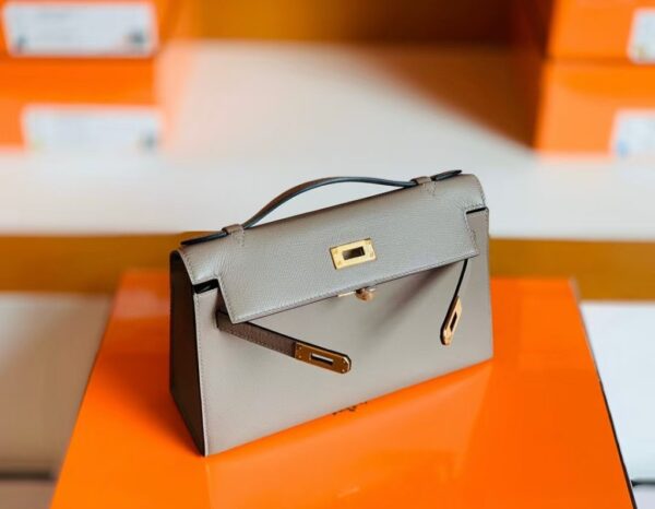 mmexport1673338881458-1024x796-1 Hermes Kelly Pochette Epsom gris ashpite Gold Hardware 22cm Full Handmade