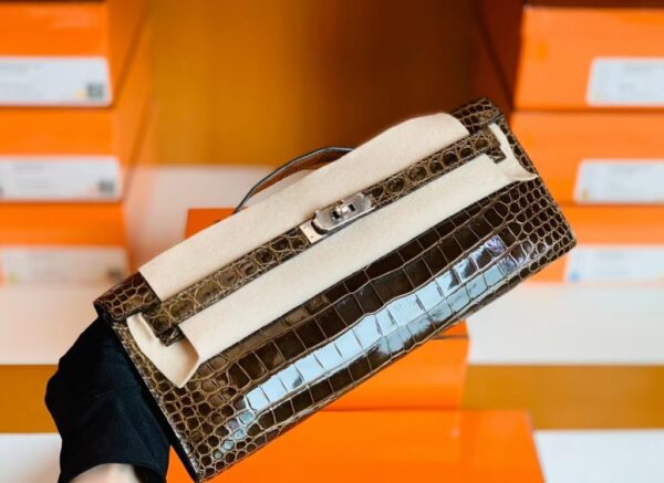 mmexport1673344892751-1024x745-1 Hermes Kelly cut Olive green Shiny crocodile Silver Hardware 31cm Full Handmade
