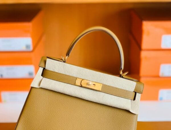 mmexport1673774875880-1024x781-1 Hermes Kelly Togo U8 Light Golden color Gold Hardware 28cm Full Handmade