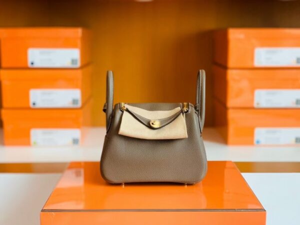 mmexport1673775357320-1024x768-1 Hermes mini Lindy Togo 18 etoupe Gold Hardware 19cm Full Handmade