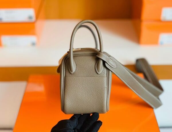mmexport1673775364224-1024x785-1 Hermes mini Lindy Togo 18 etoupe Gold Hardware 19cm Full Handmade