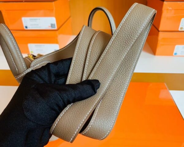 mmexport1673775369623-1024x817-1 Hermes mini Lindy Togo 18 etoupe Gold Hardware 19cm Full Handmade