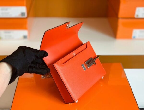 mmexport1673775388723-1024x783-1 Hermes Verrou Chevre Orange Silver Hardware 17cm Full Handmade