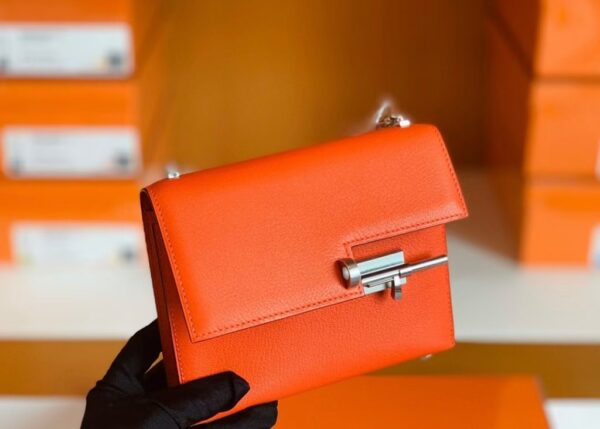 mmexport1673775394749-1024x732-1 Hermes Verrou Chevre Orange Silver Hardware 17cm Full Handmade