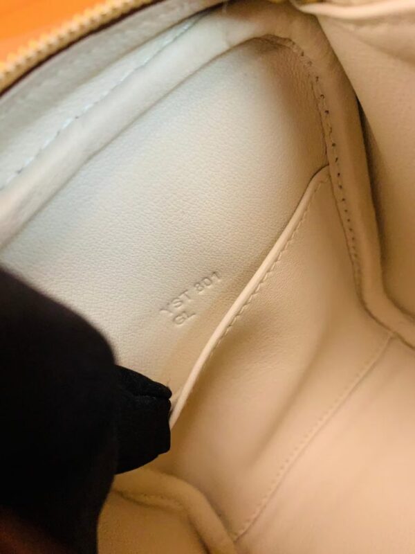 Hermes Mini Lindy TC Leather craie White Gold Hardware 19cm Full Handmade