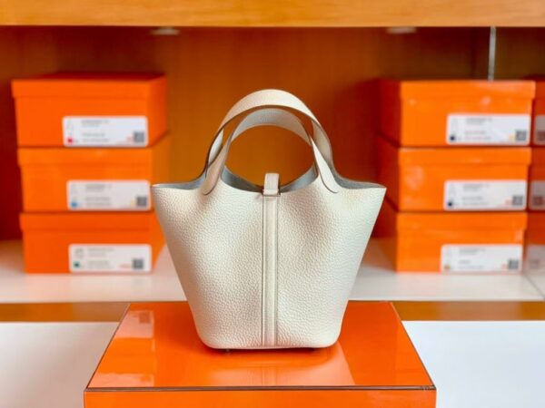 mmexport1674908826632-1024x768-1 Hermes Picotin Lock Togo craie White Silver Hardware 18cm Full Handmade