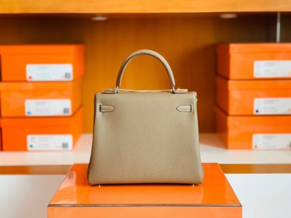 mmexport1675759641358-1024x768-1 Hermes Kelly Togo 18 etoupe grey Silver Hardware 25cm Full Handmade