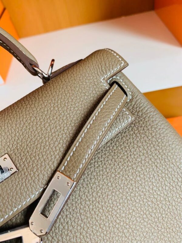 mmexport1675759648832-768x1024-1 Hermes Kelly Togo 18 etoupe grey Silver Hardware 25cm Full Handmade