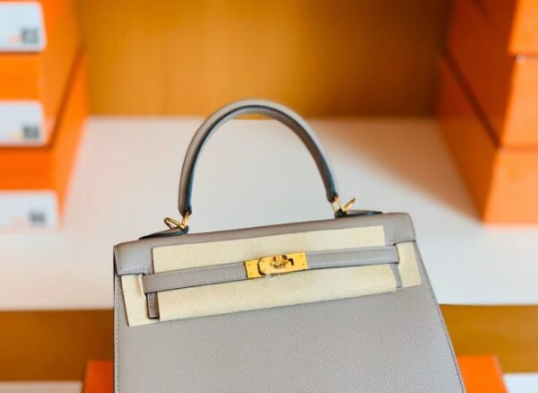 mmexport1675760527751-1024x747-1 Hermes Kelly Epsom M8 Griss Asphalte Gold Hardware 25cm Full Handmade