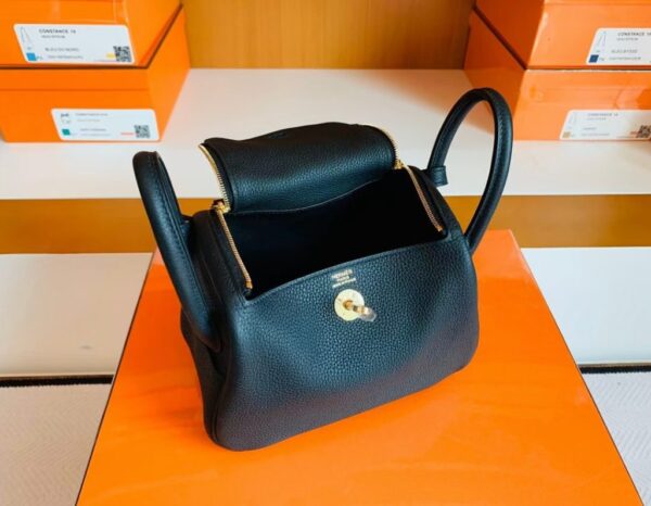 mmexport1675761439915-1024x796-1 Hermes Mini Lindy Togo CK89 Noir Gold Hardware 19cm Full Handmade