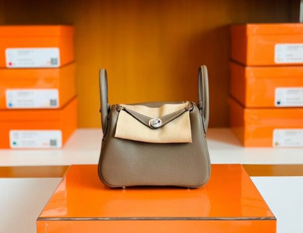 Hermes Mini Lindy Togo 18 etoupe grey Silver Hardware 19cm Full Handmade