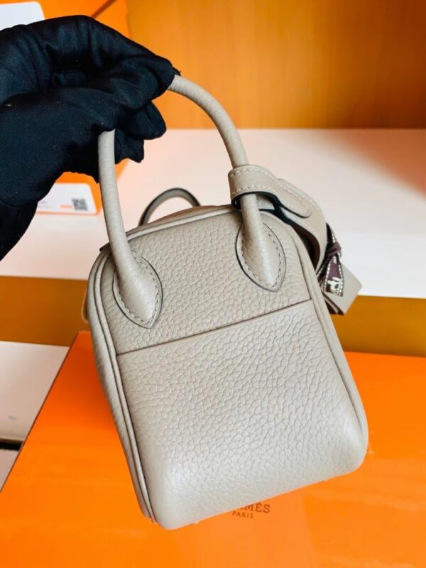 mmexport1675761525343-768x1024-1 Hermes Mini Lindy Togo M8 gris asphalte Gold Hardware 19cm Full Handmade