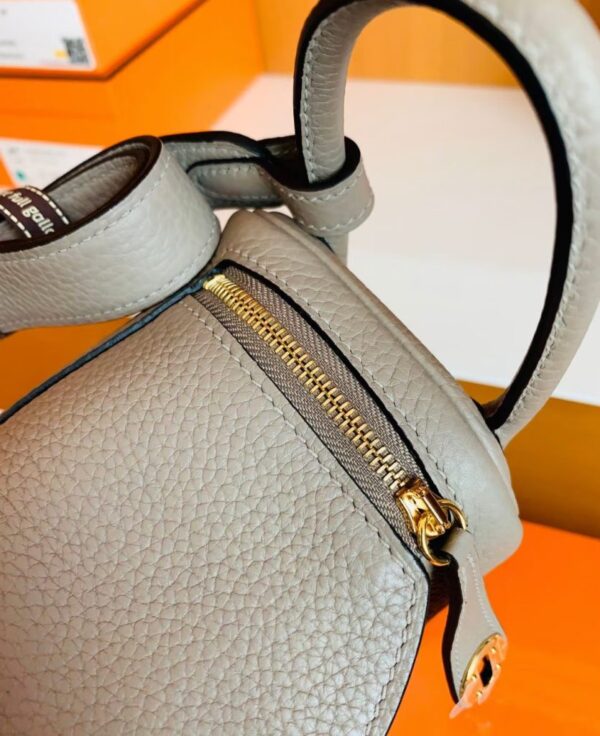 mmexport1675761528137-835x1024-1 Hermes Mini Lindy Togo M8 gris asphalte Gold Hardware 19cm Full Handmade