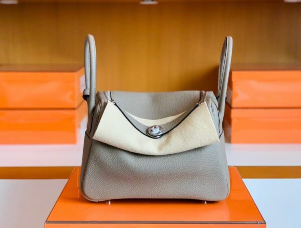 mmexport1676281343973-1024x777-1 Hermes Lindy TC Leather m8 gris asphalte Silver Hardware 26cm Full Handmade