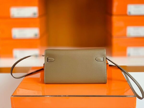 mmexport1676281592352-1024x768-1 Hermes Kelly to go Woc Epsom Etoupe Grey Silver Hardware 20cm Full Handmade