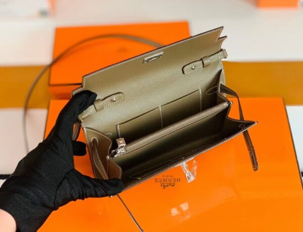 mmexport1676281595283-1024x783-1 Hermes Kelly to go Woc Epsom Etoupe Grey Silver Hardware 20cm Full Handmade