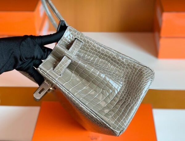 mmexport1677125569776-1024x779-1 Hermes Birkin Shiny Porosus crocodile Griss Silver Hardware 30cm Full Handmade