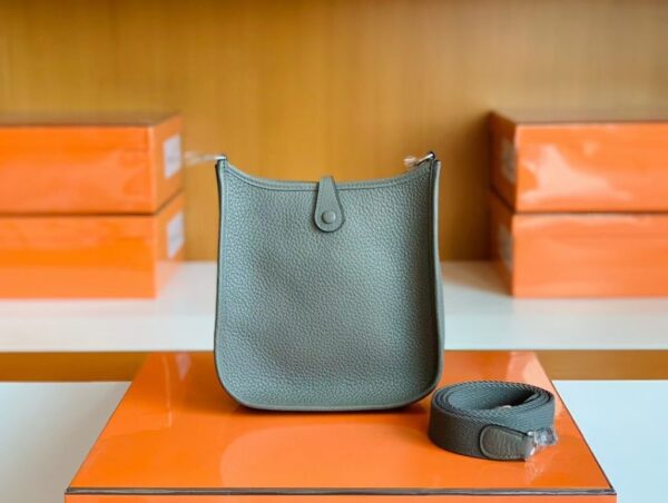 mmexport1677126337805-1024x772-1 Hermes Mini Evelyne Togo 8F tinware grey Silver Hardware 16cm Full Handmade