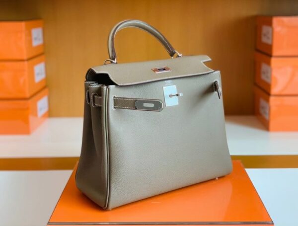 mmexport1677126896681-1024x776-1 Hermes Kelly Togo Etoupe Grey Gold Hardware 28cm Full Handmade