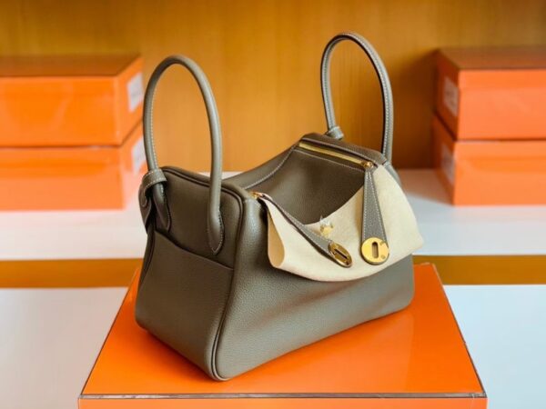 mmexport1678098715405-1024x768-1 Hermes Lindy TC Leather Etoupe Grey Gold Hardware 26cm Full Handmade