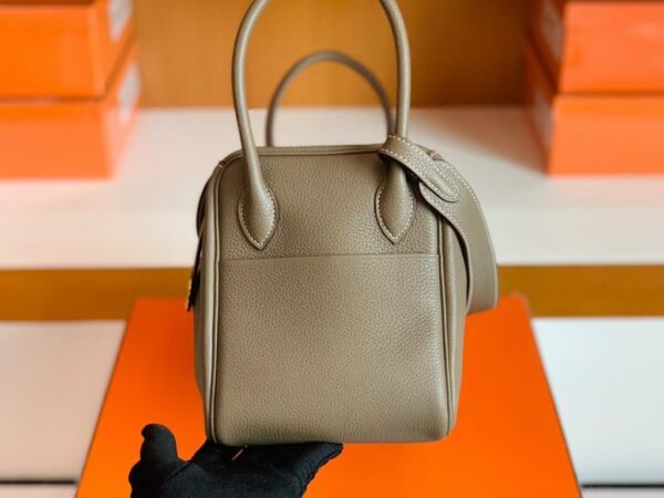 mmexport1678098732282-1024x768-1 Hermes Lindy TC Leather Etoupe Grey Gold Hardware 26cm Full Handmade