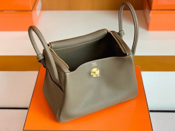 mmexport1678098736423-1024x768-1 Hermes Lindy TC Leather Etoupe Grey Gold Hardware 26cm Full Handmade