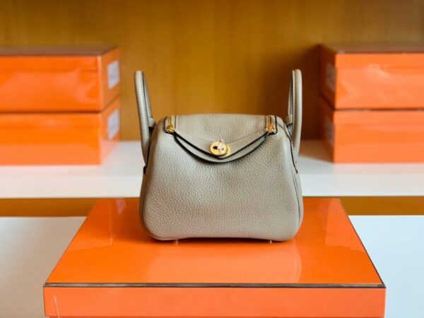 mmexport1678098783581-1024x768-1 Hermes Mini Lindy TC Leather Griss Gold Hardware 19cm Full Handmade