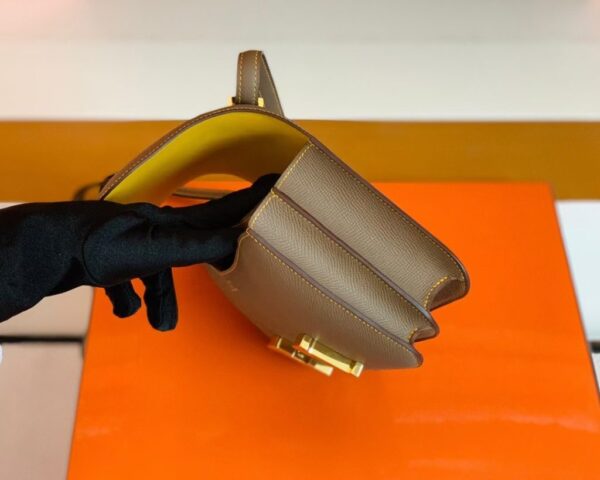 mmexport1678098941821-1024x819-1 Hermes Constance Epsom Etoupe & Amber yellow Gold Hardware 18cm Full Handmade