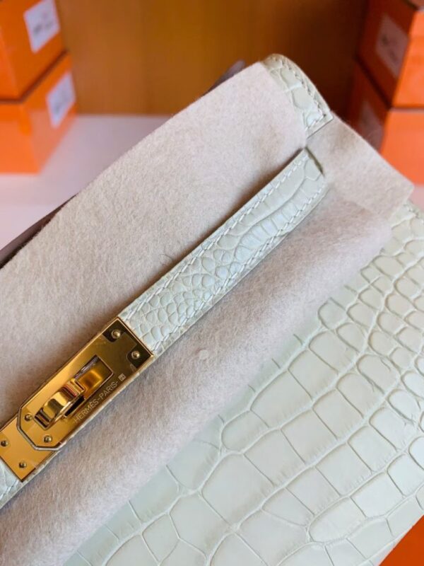 mmexport1679281843824-768x1024-1 Hermes Mini Kelly Pochette Matte alligator crocodile 8L Creamy White Gold Hardware 22cm Full Handmade