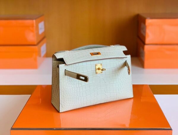 mmexport1679281846866-1024x776-1 Hermes Mini Kelly Pochette Matte alligator crocodile 8L Creamy White Gold Hardware 22cm Full Handmade