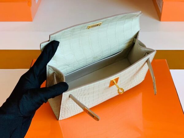 mmexport1679281848602-1024x768-1 Hermes Mini Kelly Pochette Matte alligator crocodile 8L Creamy White Gold Hardware 22cm Full Handmade