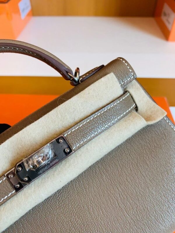 mmexport1679281868256-768x1024-1 Hermes Mini Kelly Chevre Etoupe Grey Silver Hardware 19cm Full Handmade