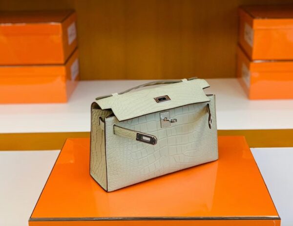 mmexport1679283387783-1024x791-1 Hermes Mini Kelly pochette Matte Alligator Y1 vanilla Silver Hardware 22cm Full Handmade