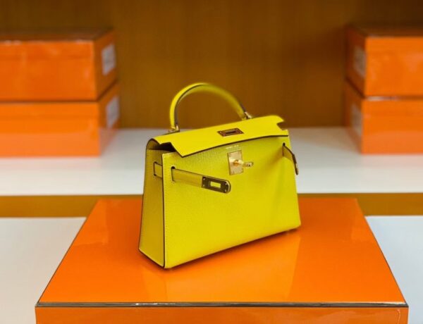 Hermes Mini Kelly Chevre 9O Naples yellow Gold Hardware 19cm Full Handmade